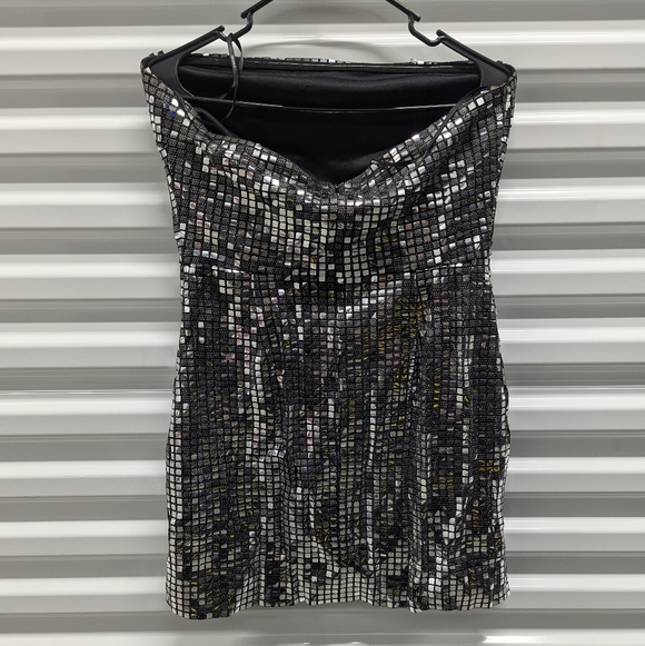Forever 21 Gunmetal Sequin Mirror Mini Tube Dress NWT Size Large - Picture 3 of 5